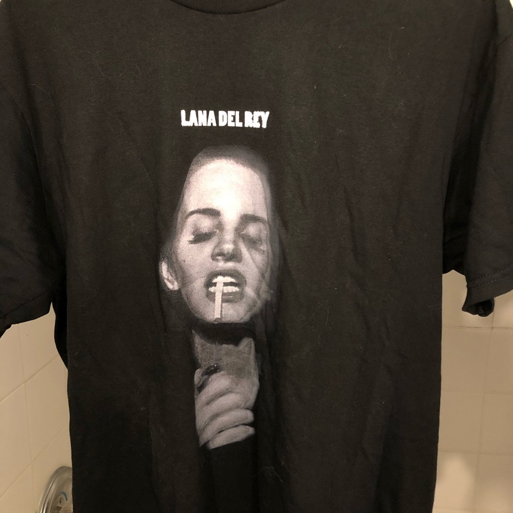 Lana Del Rey iconic Cigarette t shirt size large unisex